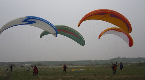 Xem máy bay mô hình phô diễn đón 22/12