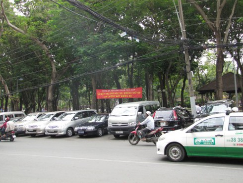 TP.HCM: Giải tỏa 10 bãi xe có thu phí