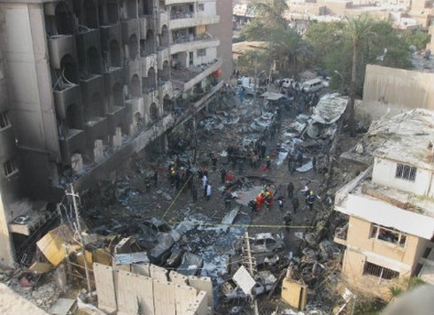 Cảnh tan hoang sau vụ nổ bom hàng loạt ở Baghdad