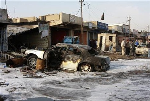 Cảnh tan hoang sau vụ nổ bom hàng loạt ở Baghdad
