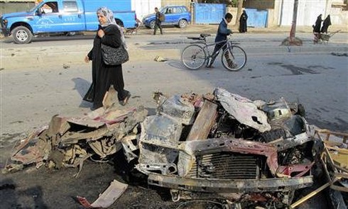 Cảnh tan hoang sau vụ nổ bom hàng loạt ở Baghdad
