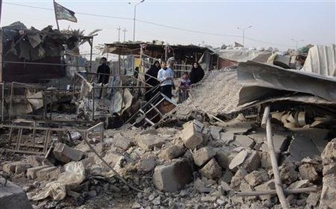 Cảnh tan hoang sau vụ nổ bom hàng loạt ở Baghdad