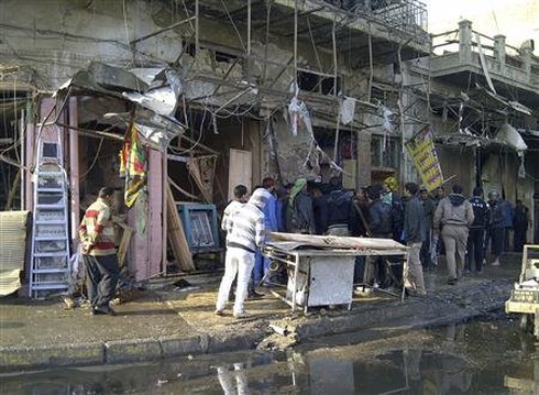 Cảnh tan hoang sau vụ nổ bom hàng loạt ở Baghdad