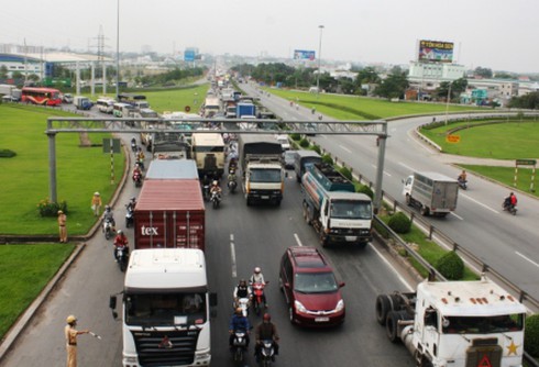 Cô gái trẻ bị xe container cán chết thảm