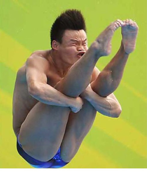 Xem các vận động viên nhảy cầu `lên gân`