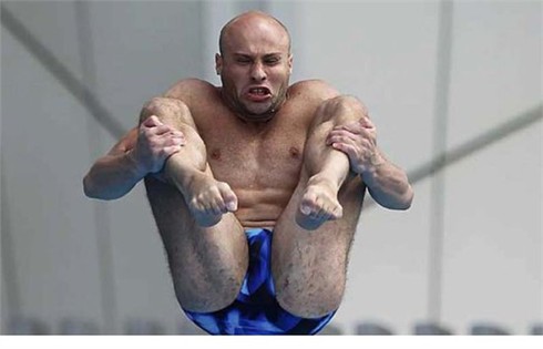 Xem các vận động viên nhảy cầu `lên gân`