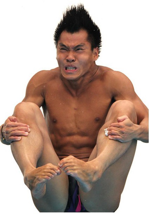 Xem các vận động viên nhảy cầu `lên gân`