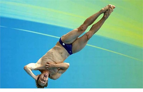 Xem các vận động viên nhảy cầu `lên gân`