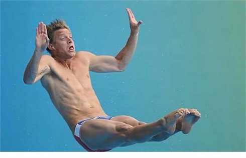 Xem các vận động viên nhảy cầu `lên gân`