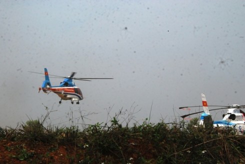 Chộp được hình ảnh trực thăng chở CEO Facebook rời Sa Pa