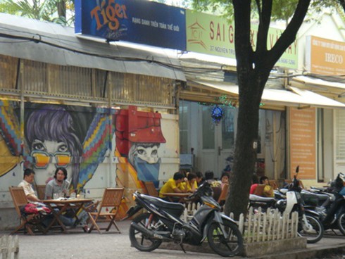 TP.HCM: Bãi đã giải tỏa, xe vẫn đậu tràn lan