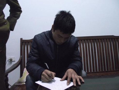 Áp tải hàng lậu về Hà Nội bằng súng AK