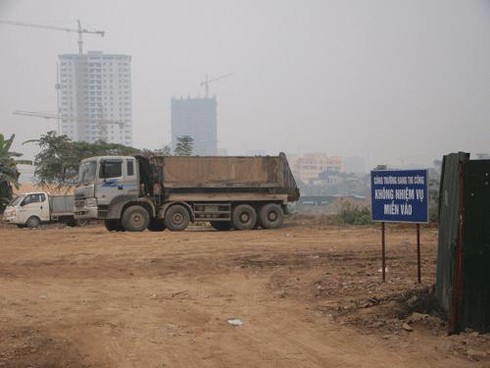 Khó khăn `đón lõng`