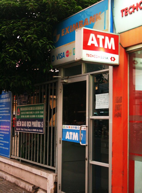 Ngân hàng chạy đua nâng cấp dịch vụ ATM dịp Tết