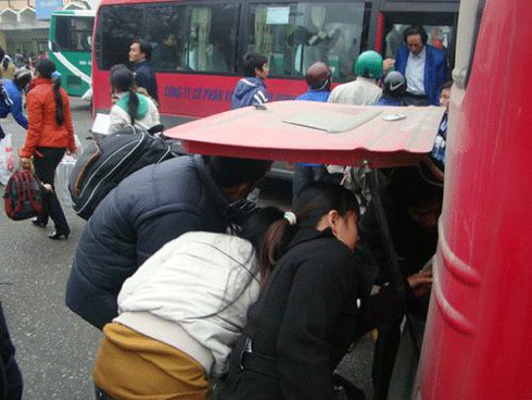 Đổ dồn về Hà Nội sau kỳ nghỉ Tết