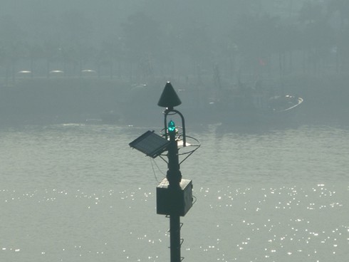 Cận cảnh hiện tượng lạ: Sông Hàn sương mờ bao phủ