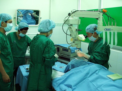 Miền Trung: Bệnh viện tư nhân đầu tiên được nhận huân chương