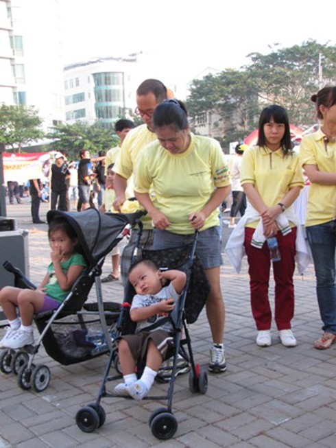 TP.HCM: 13.500 người đi bộ giúp người nghèo vui Tết