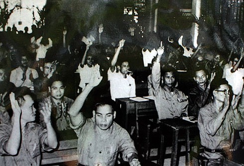 Hình ảnh quân tình nguyện Việt Nam giúp Campuchia thoát họa diệt chủng