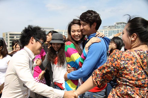 Minh Hằng: 'Lần đầu tiên được hôn nhiều như thế'