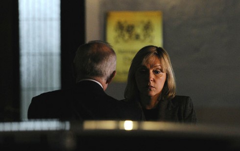 Bị buộc tội, phạm nhân bắn chết công tố ngay tại tòa