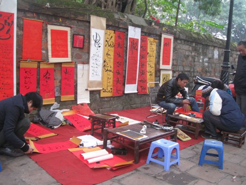 Hà Nội: Nhộn nhịp phố “ông đồ”