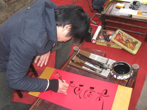 Hà Nội: Nhộn nhịp phố “ông đồ”