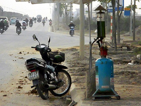 Sắp xóa sổ xăng vỉa hè