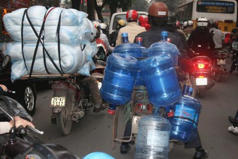 Xe chở cồng kềnh tái xuất dịp Tết