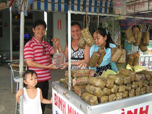 Bánh tét Trà Cuôn: Đặc sản của đất Trà Vinh