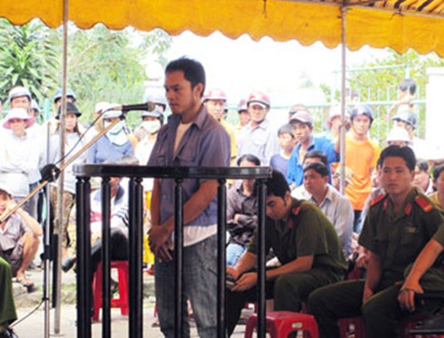 Lãnh 6 năm tù vì chém đồng nghiệp