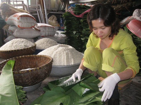 Làng nghề bánh chưng Tranh Khúc hối hả vào Tết