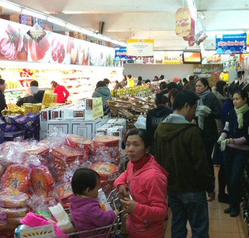 Thấp thỏm, chật vật chờ... thưởng Tết