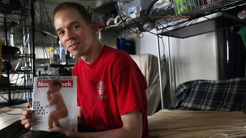 36 tuổi làm cha 14 con nhưng vẫn còn “gin”