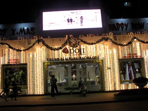 Hà Nội lung linh đón năm mới