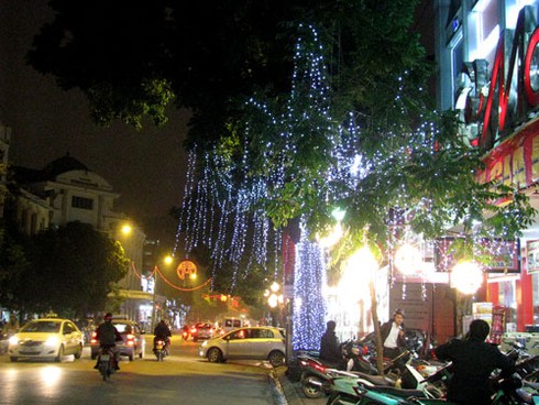Hà Nội lung linh đón năm mới
