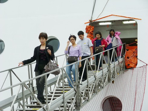 Gần 2.000 du khách quốc tế `xông đất` Đà Nẵng