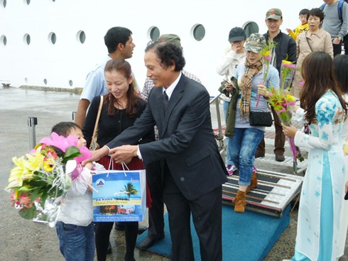 Gần 2.000 du khách quốc tế `xông đất` Đà Nẵng