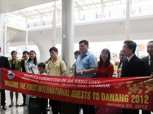 Gần 2.000 du khách quốc tế `xông đất` Đà Nẵng
