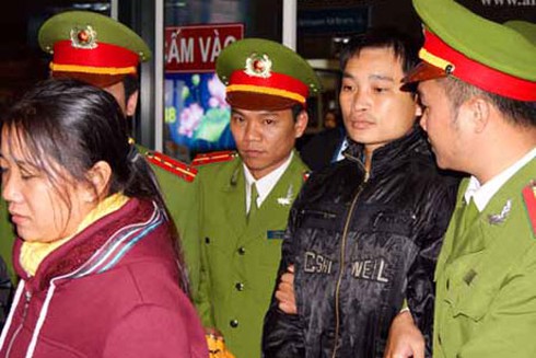 Bắt đối tượng cắt cổ nữ chủ quán cà phê ở Hòa Bình