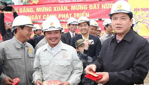 Bộ trưởng Thăng chúc Tết trên công trường vành đai III Hà Hội