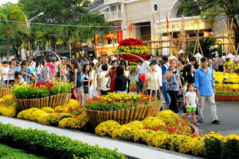 Người Sài Gòn nô nức chơi xuân