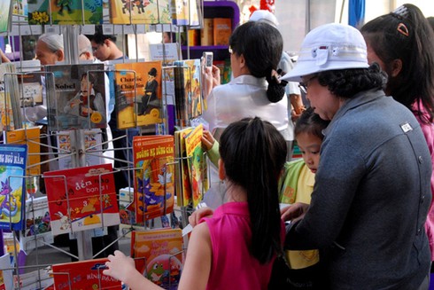 Người Sài Gòn nô nức chơi xuân