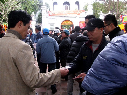 Chen chân trảy hội Văn Miếu ngày đầu xuân