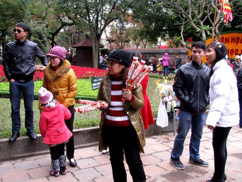 Chen chân trảy hội Văn Miếu ngày đầu xuân
