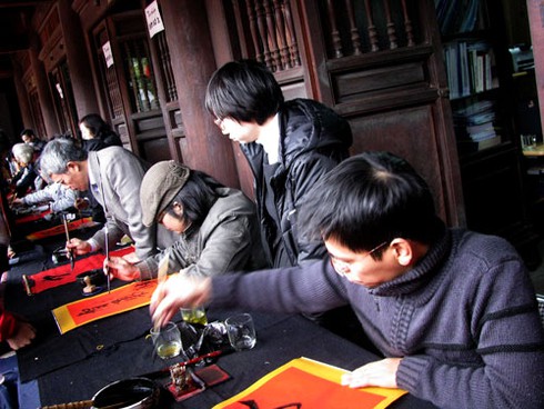 Rồng rắn xin chữ đầu năm