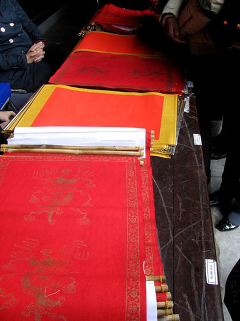 Rồng rắn xin chữ đầu năm