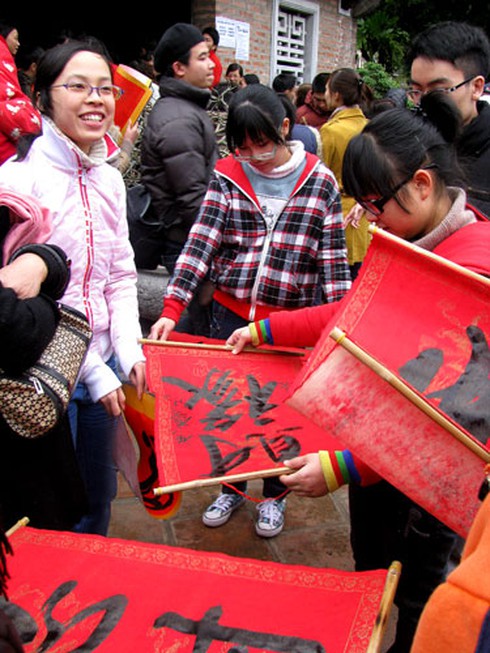 Rồng rắn xin chữ đầu năm