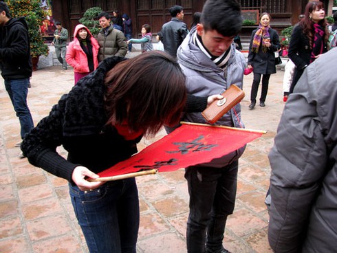 Rồng rắn xin chữ đầu năm