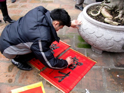 Rồng rắn xin chữ đầu năm